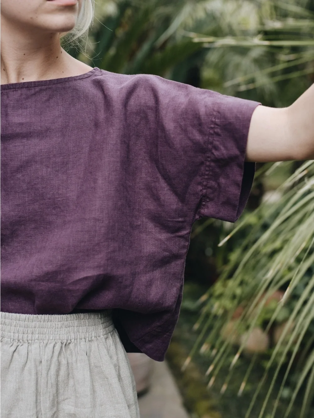 Linen Fox Mona Top in Eggplant - Picture 2 of 5